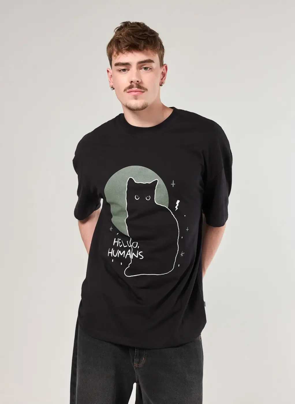 Camiseta Oversized Brilha No Escuro