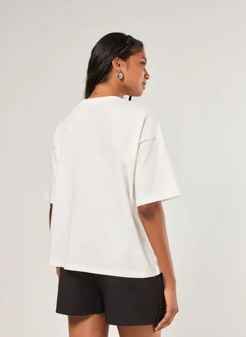 Camiseta Box Off-White Hello Kitty