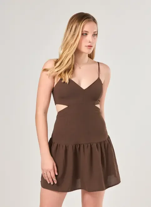 Vestido Curto Recortes Marrom