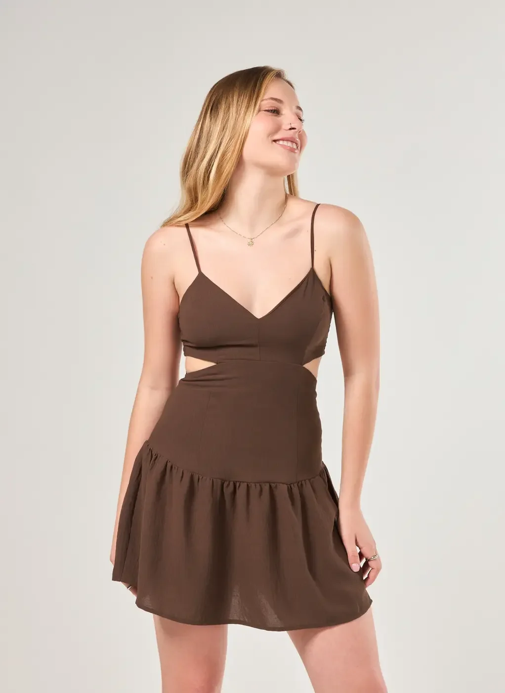 Vestido Curto Recortes Marrom