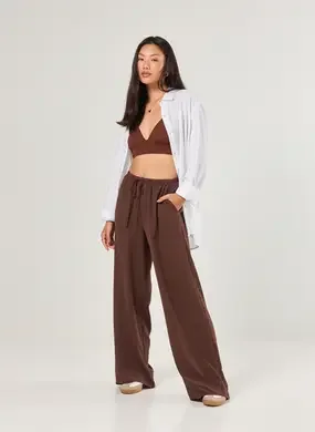 Calça Wide Leg Fluida Marrom