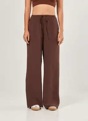 Calça Wide Leg Fluida Marrom