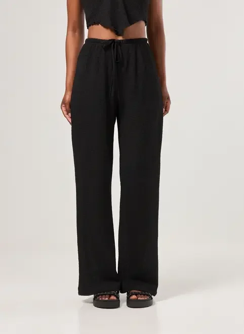 Calça Preta Wide Leg Texturizada