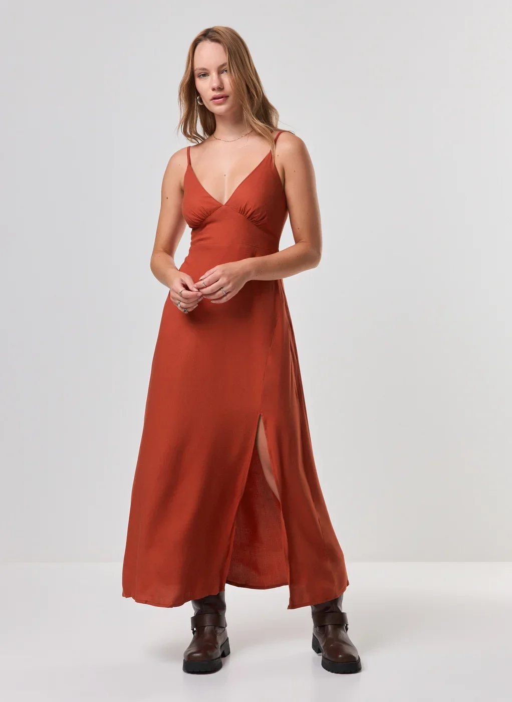 Vestido Midi Decote V Alcinha