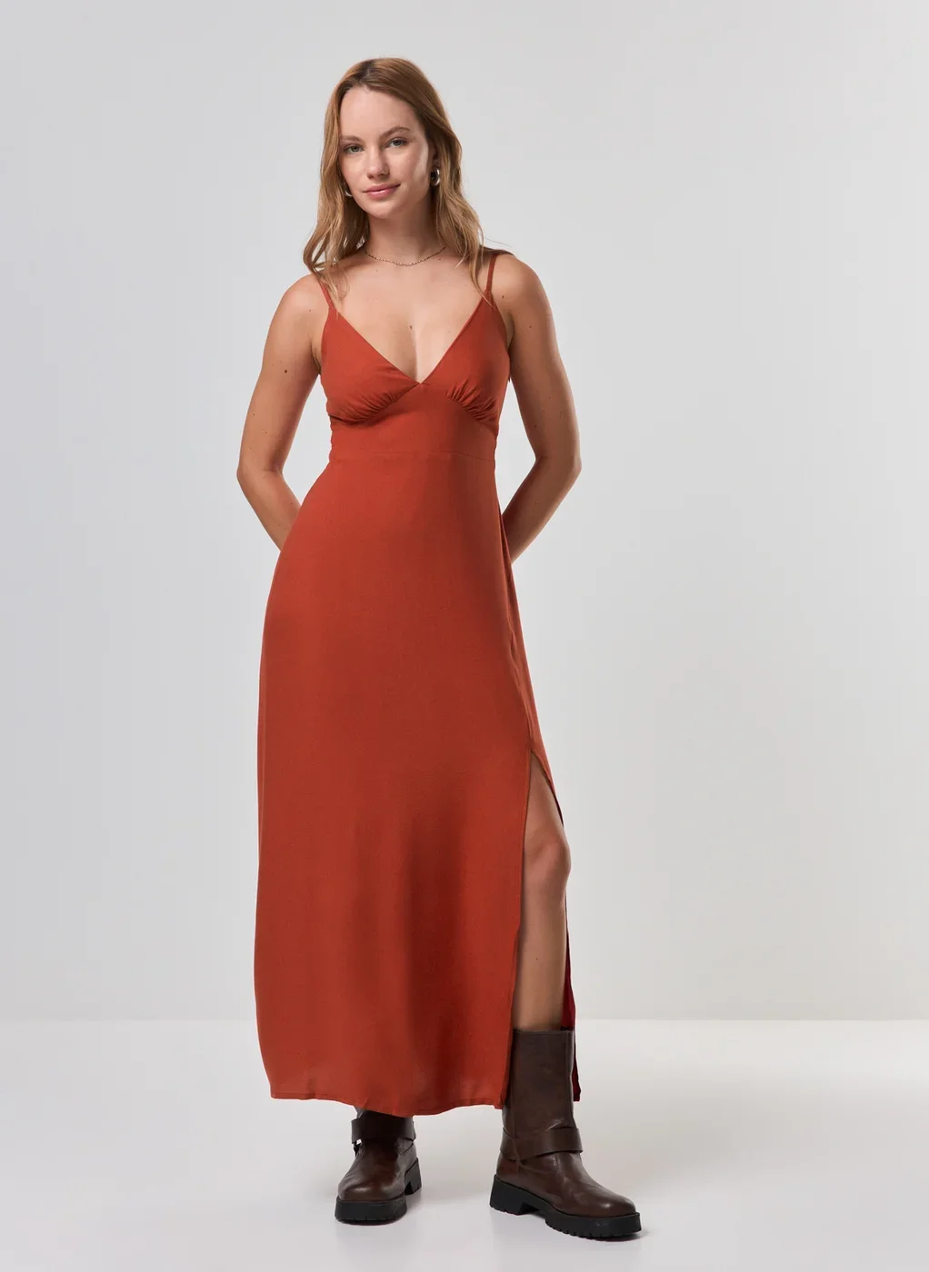 Vestido Midi Decote V Alcinha