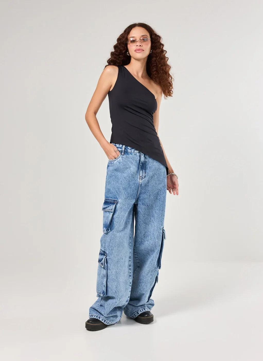 Calça Jeans Cargo Super Wide Leg