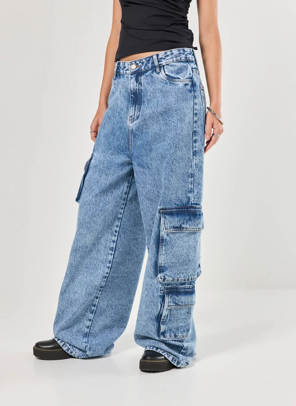 Calça Jeans Cargo Super Wide Leg