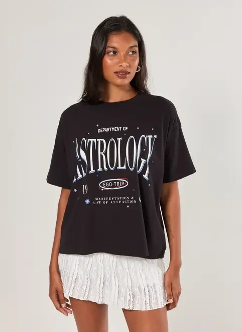Camiseta Box Preta Astrology