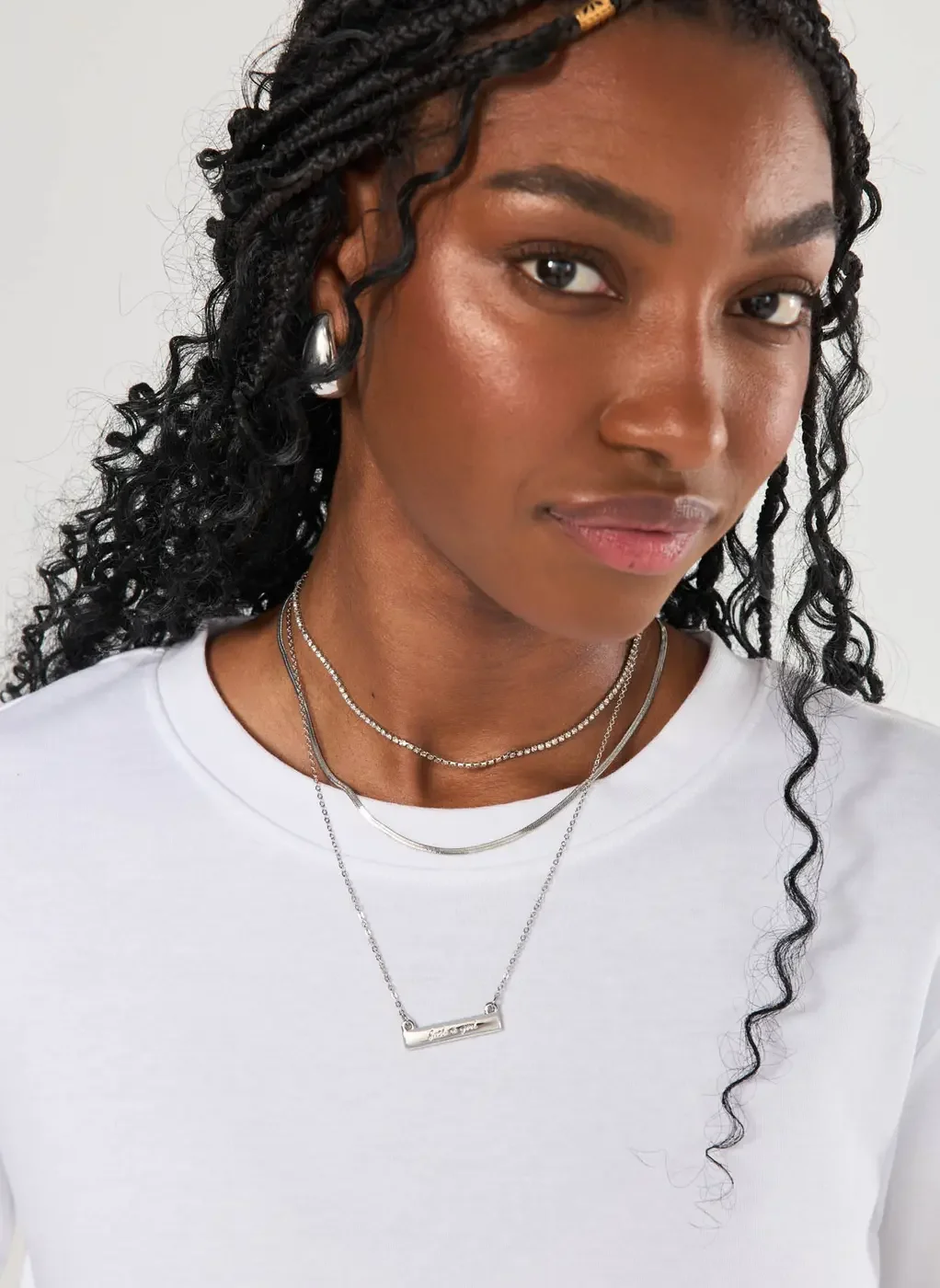 Conjunto 3 Colares Prateados Just A Girl