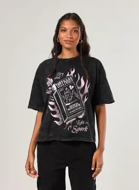 Camiseta Box Preta Marmorizada Estampa Rosa