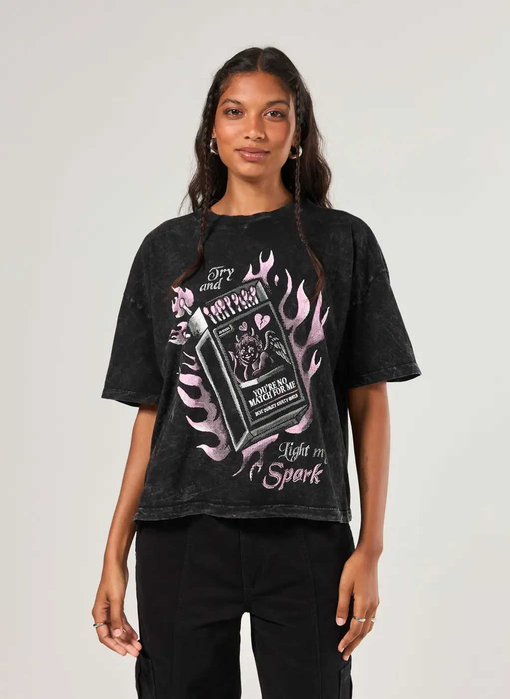 Camiseta Box Preta Marmorizada Estampa Rosa