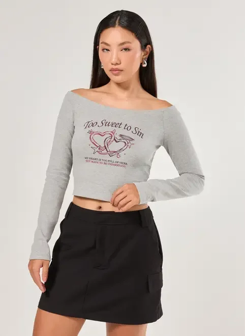 Cropped Ombro A Ombro Manga Longa Corações