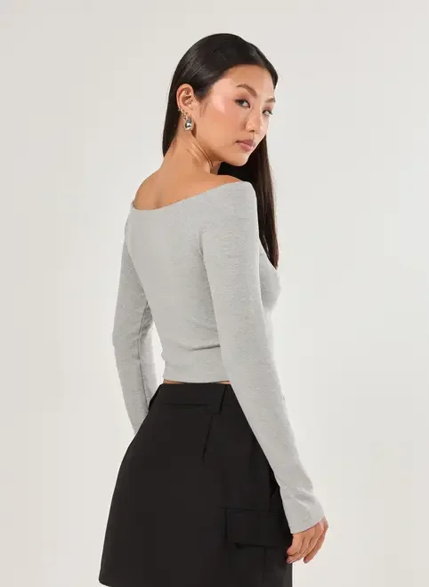 Cropped Ombro A Ombro Manga Longa Corações