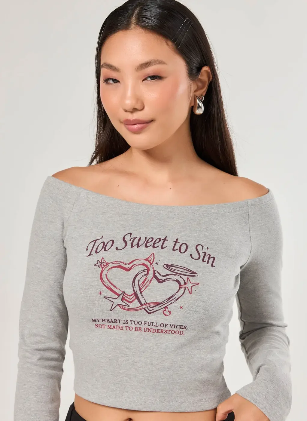 Cropped Ombro A Ombro Manga Longa Corações