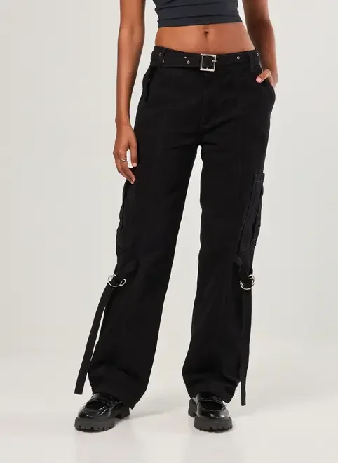 Calça Cargo Preta Cintura Baixa Fivelas