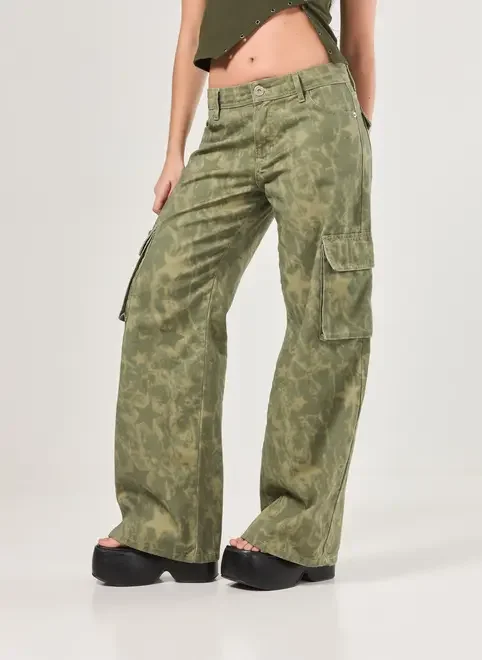 Calça Wide Leg Cargo Sarja Militar