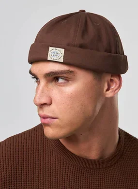 Docker Hat Sarja Marrom