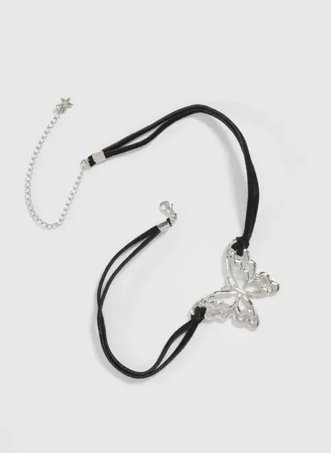 Colar Camurça Com Pingente De Borboleta