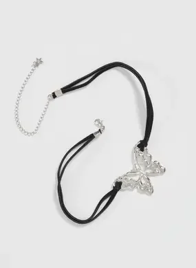 Colar Camurça Com Pingente De Borboleta