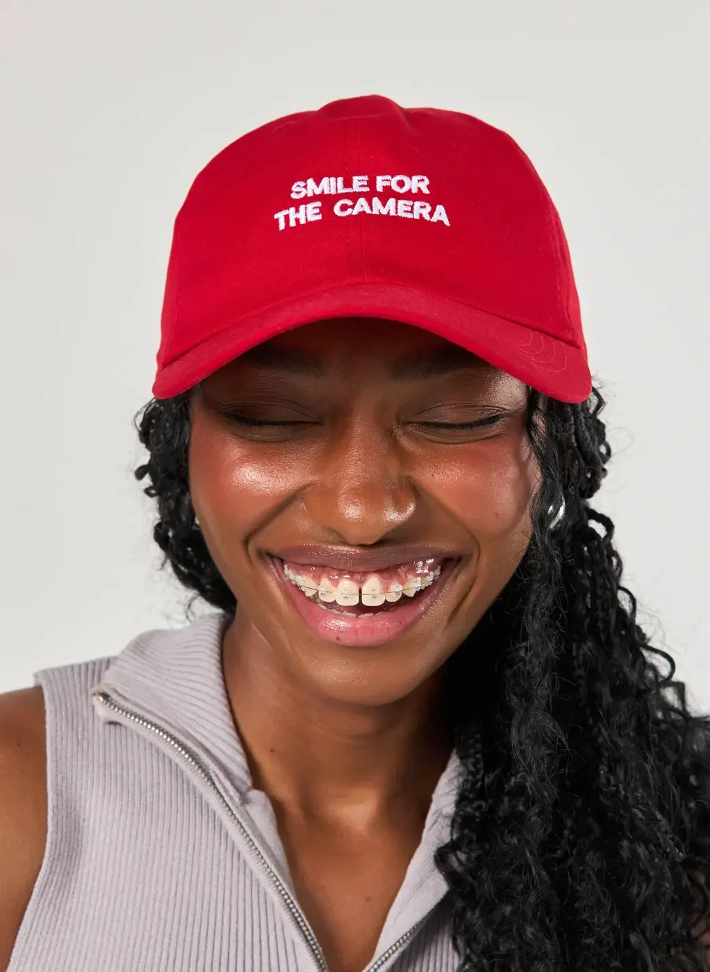 Boné Vermelho Smile