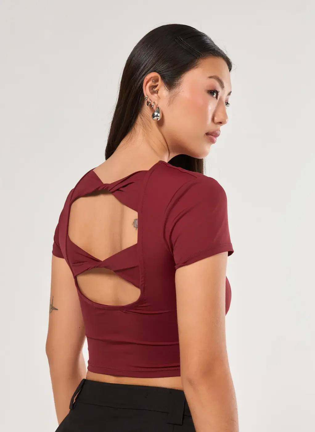 Cropped Poliamida Costas Abertas Torção