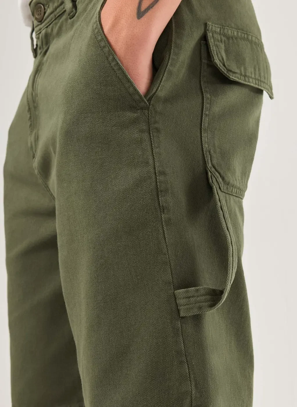 Bermuda Sarja Detalhe Bolso