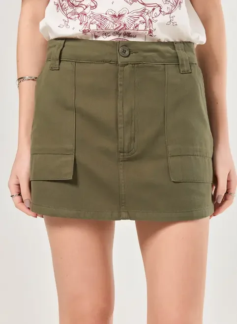 Short Saia Sarja Verde Militar Bolsos