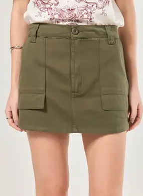Short Saia Sarja Verde Militar Bolsos