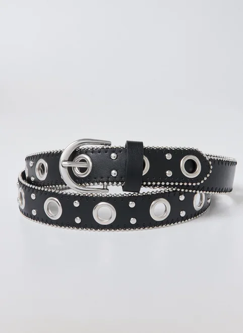 Cinto Preto Em Poliuretano Com Ilhoses