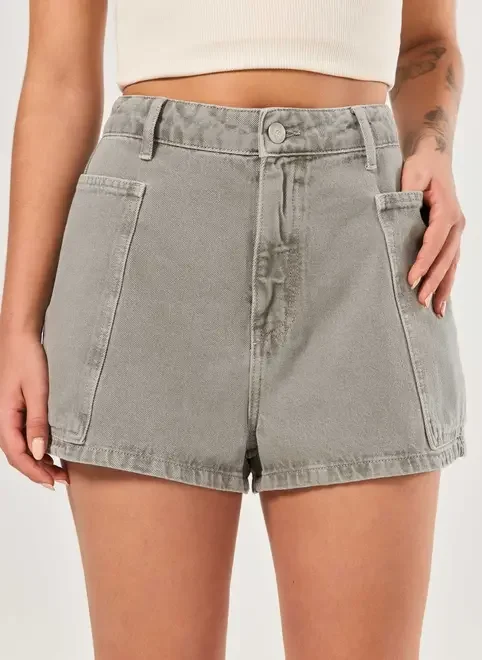 Short Sarja Mom Bolsos Alongados