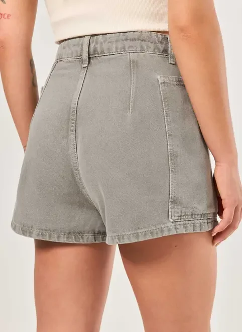 Short Sarja Mom Bolsos Alongados