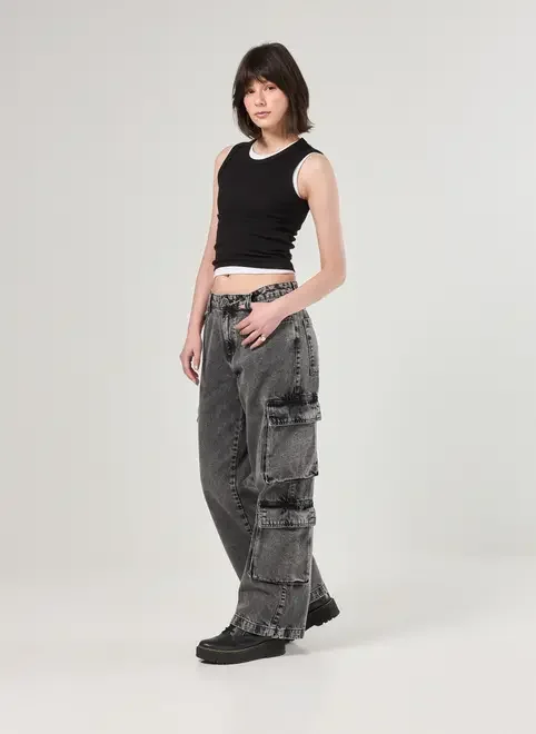 Calça Jeans Wide Leg Bolsos Cargo