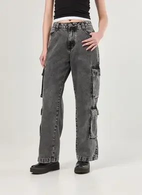 Calça Jeans Wide Leg Bolsos Cargo