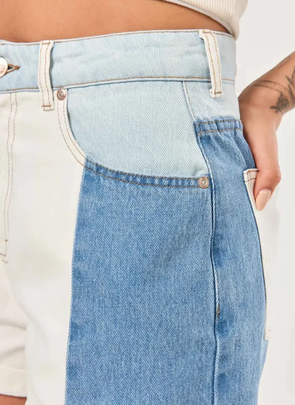 Short Mom Jeans Recortes