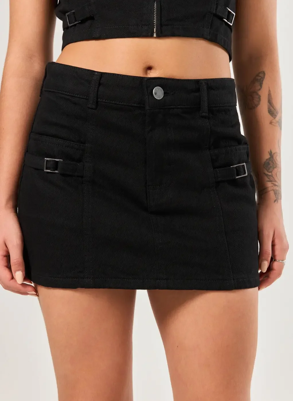 Saia Sarja Preta Fivelas