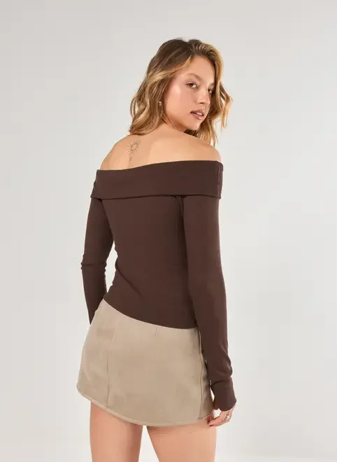 Blusa Ombro A Ombro Manga Longa Marrom