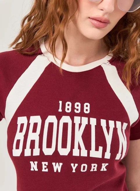 Blusa Bordô College Brooklyn