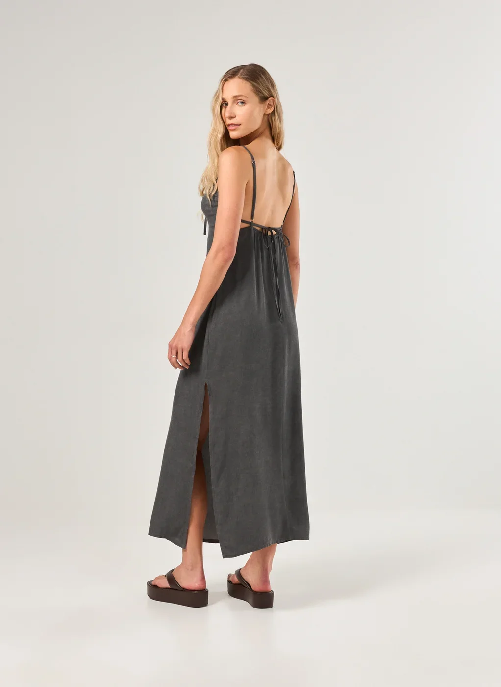 Vestido Midi Estonado Com Amarração