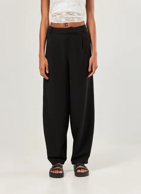 Calça Preta Alfaiataria Barrel