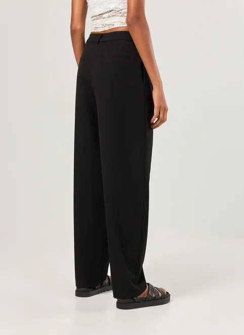 Calça Preta Alfaiataria Barrel