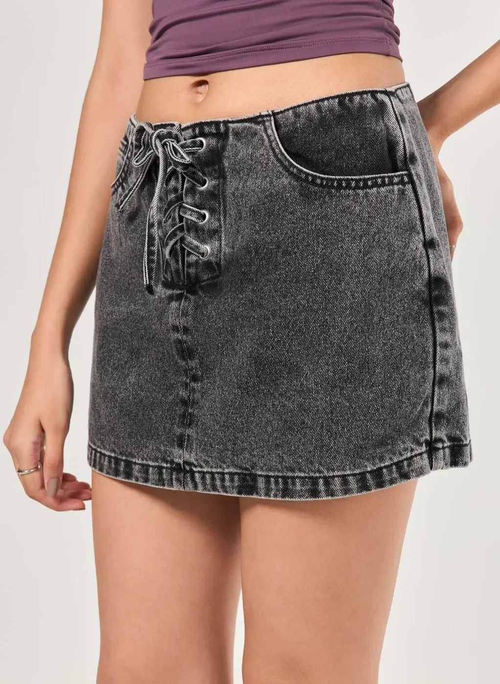 Short Saia Jeans Preto Amarração