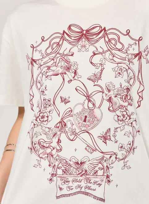 Camiseta Off-White Estampa Romântica