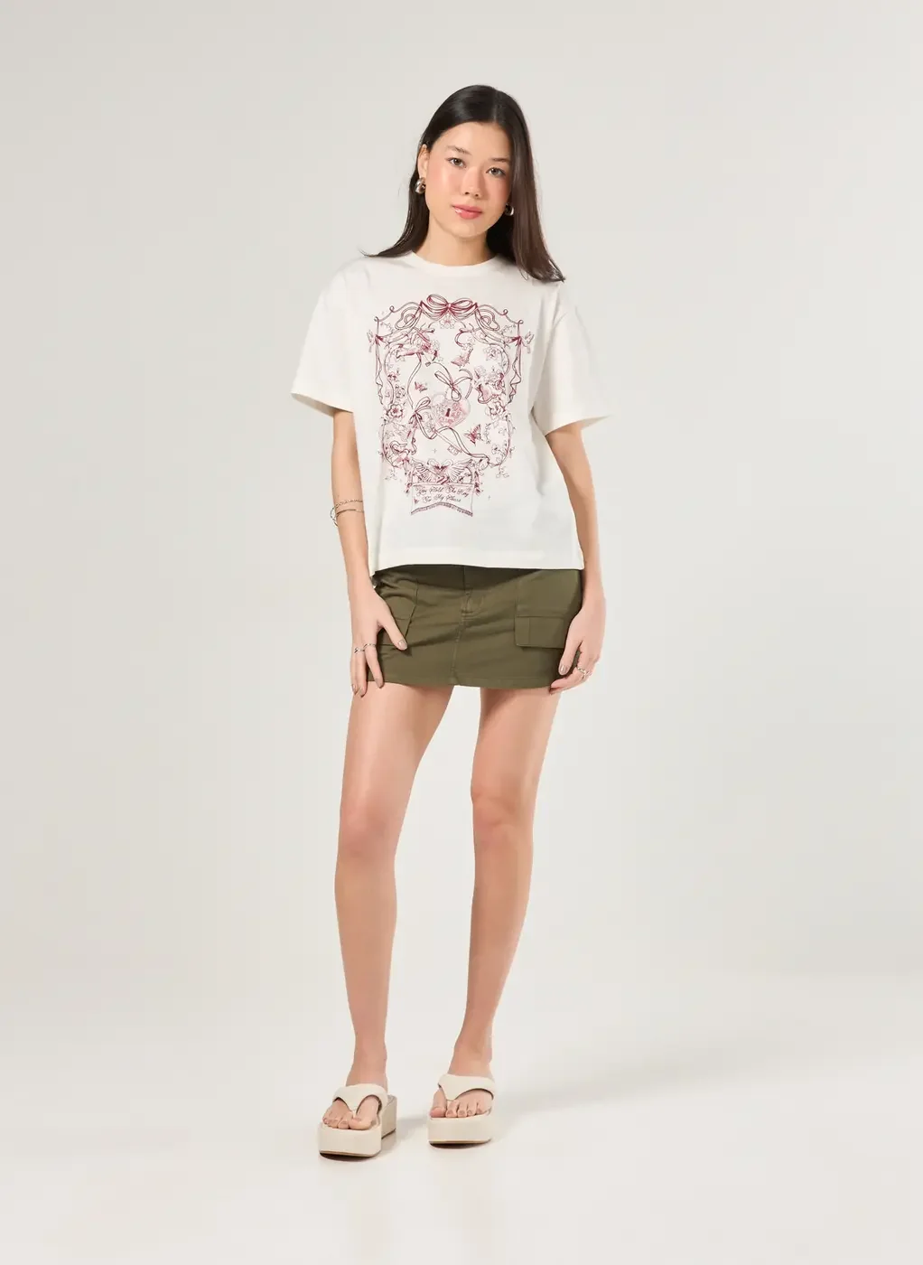 Camiseta Off-White Estampa Romântica