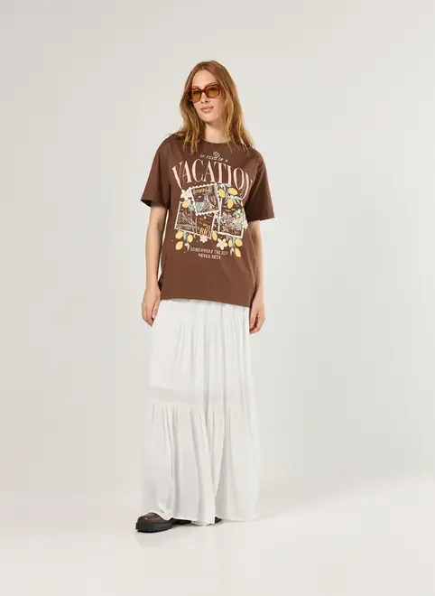 Camiseta Oversized Marrom Selos