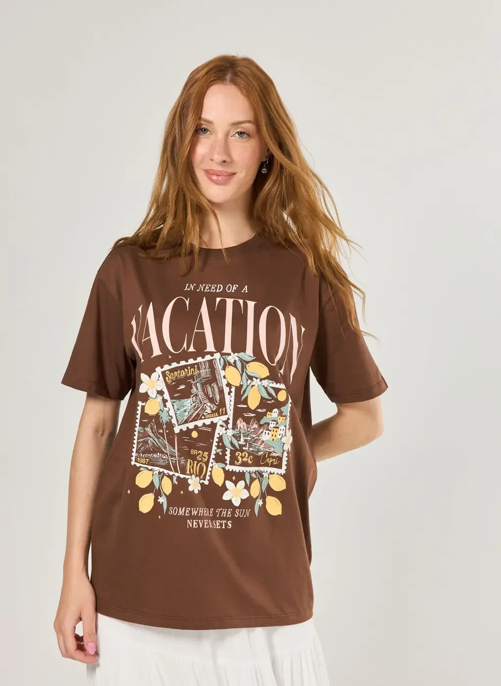 Camiseta Oversized Marrom Selos