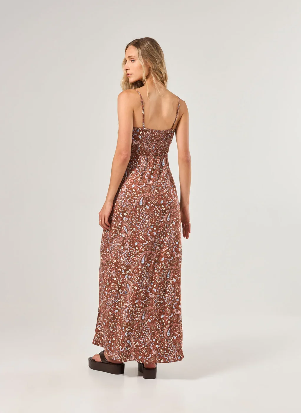 Vestido Midi Alongado Estampa Paisley