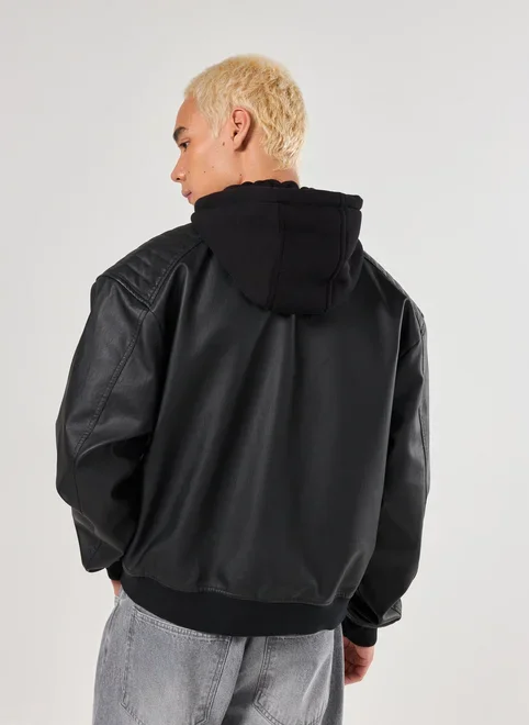 Jaqueta Preta Poliuretano Capuz Moletom