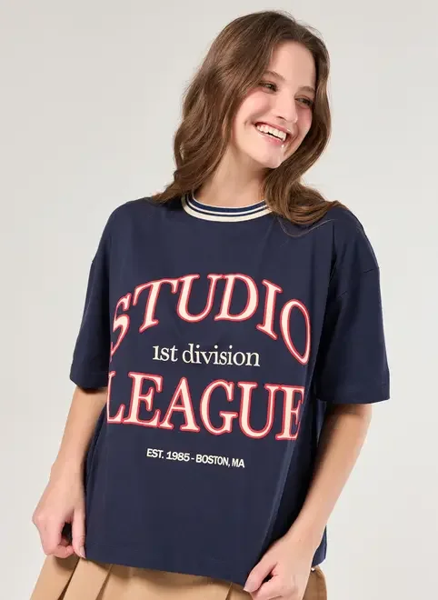 Camiseta Box Marinho College Escrito