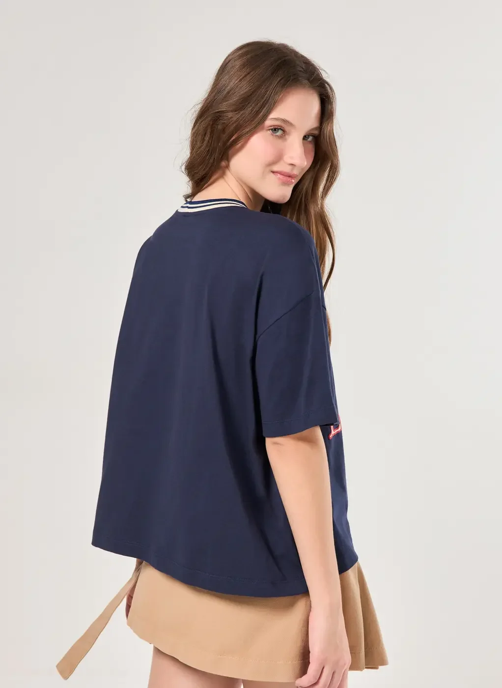 Camiseta Box Marinho College Escrito