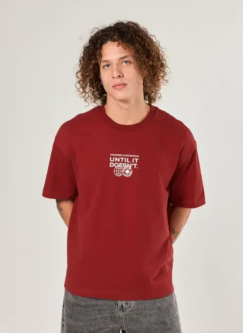 Camiseta Box Vermelha Em Malhão Escrito